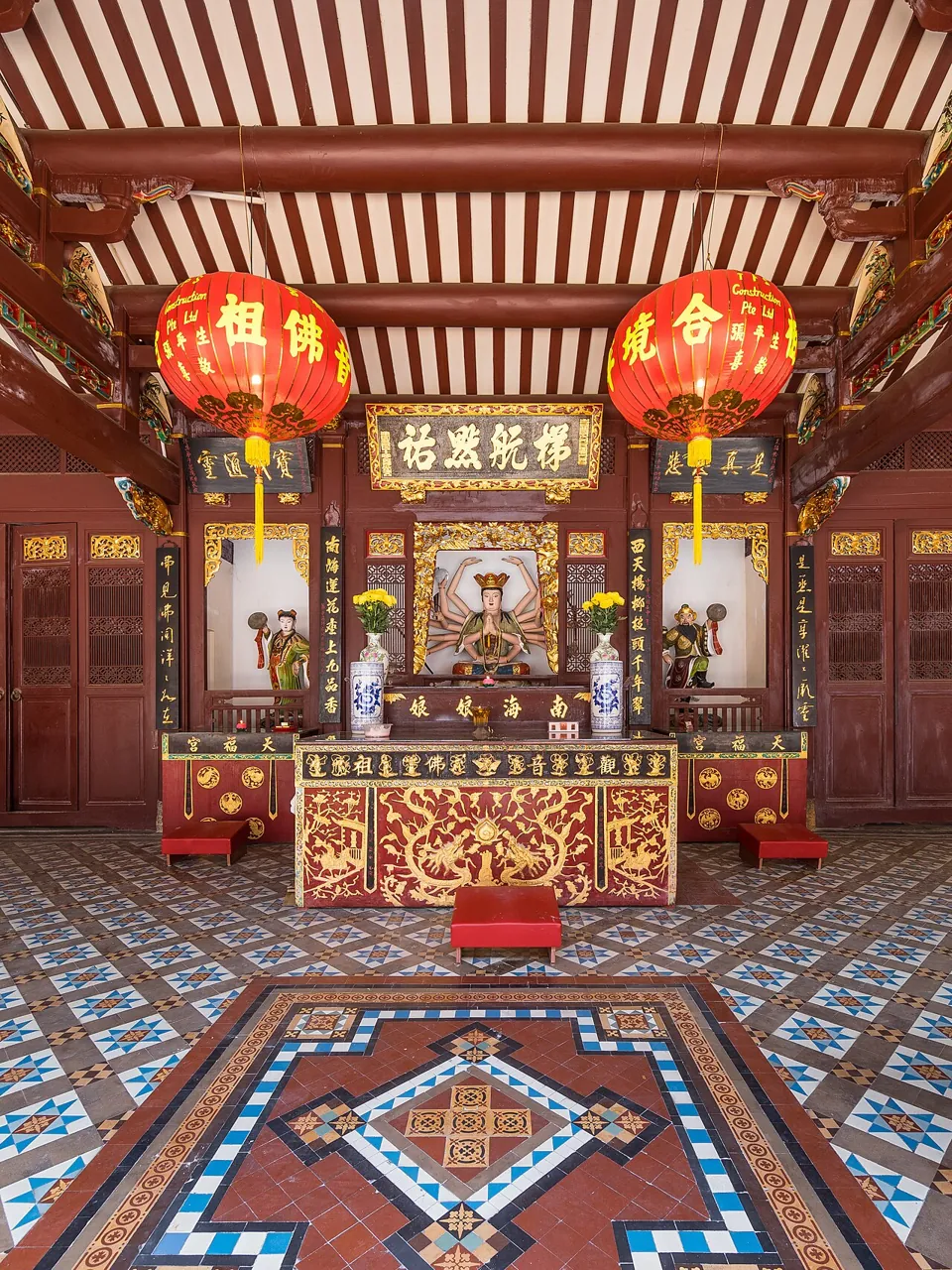 Chinese temple — Photographed in Singapore