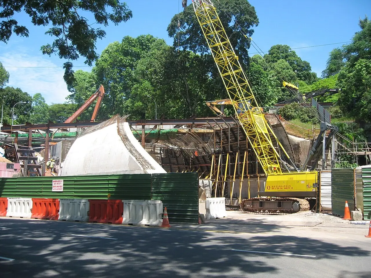 Lattice-boom crawler crane at the Fort Canning Tunnel construction site in Singapore