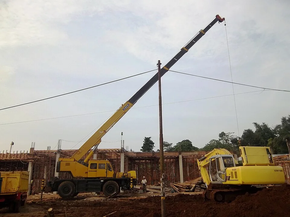 Mobile crane — Photo from Indonesia