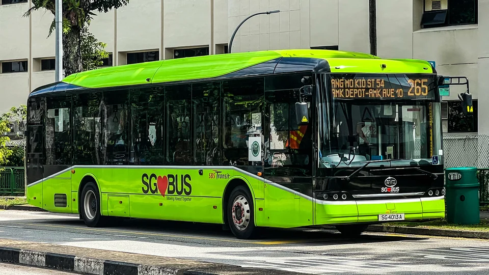 Single-decker bus — Photographed in Singapore